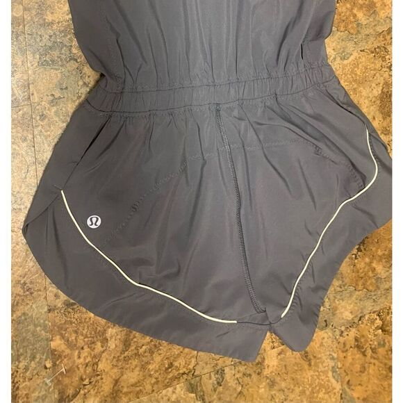 LULULEMON Speedy Runsie Romper Gray 1 piece SHORTS TANK sz 0 XS - Picture 3 of 7